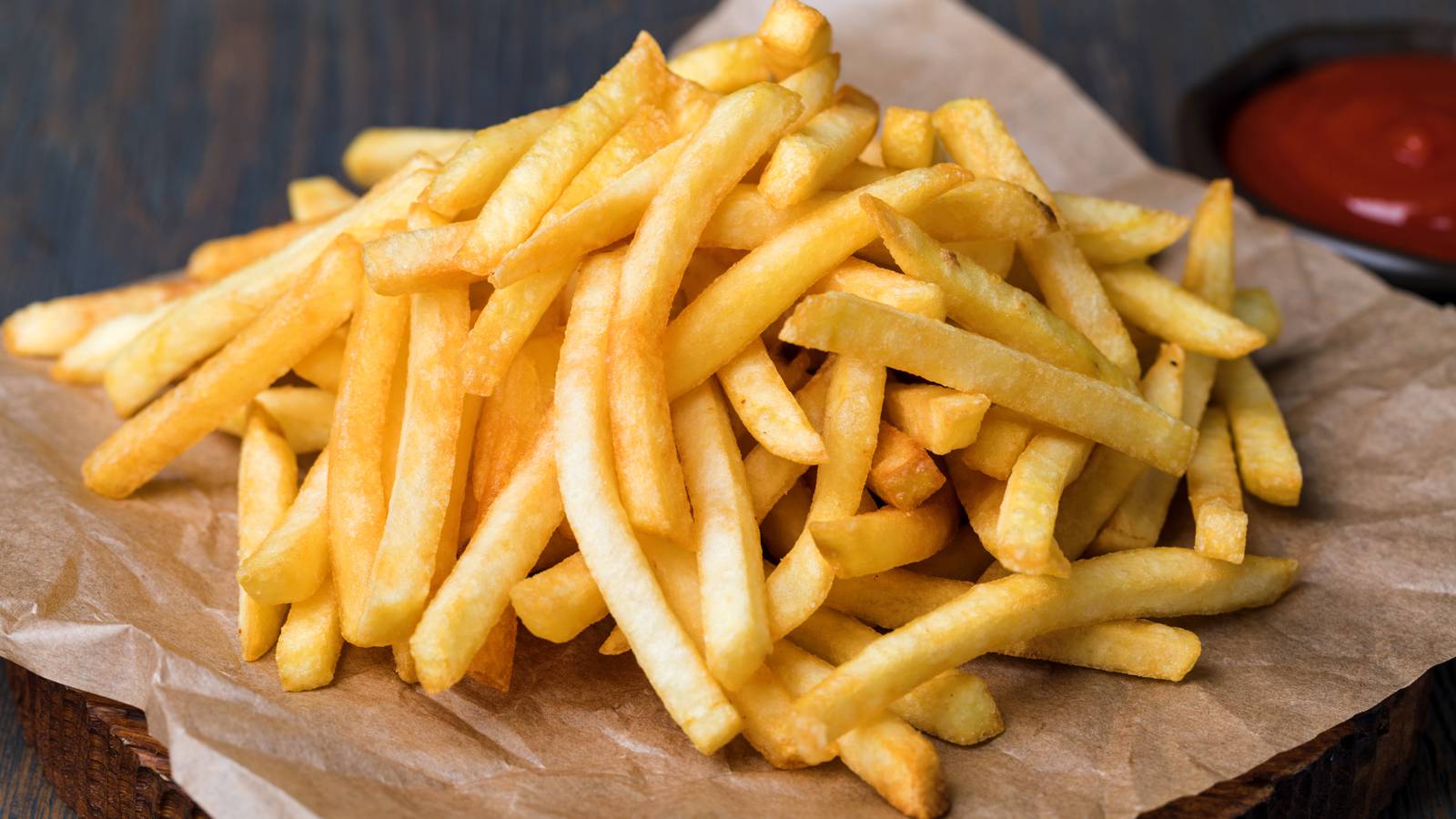 Fryday What restaurants are having French Fry Day deals? WDBO