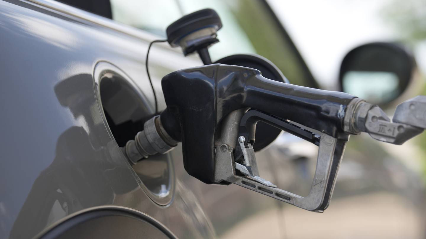 Gas prices in Orlando spike overnight as the state average continues to