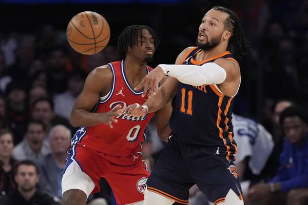 NBA playoffs: Knicks rally for frantic win over 76ers, 2-0 lead; Sixers filing grievance over officiating