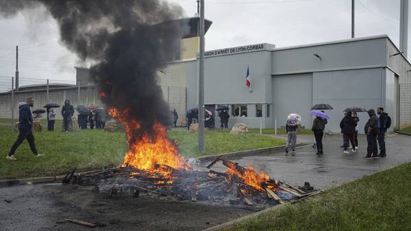 Massive search in France for prison-break gang that shot 2 officers dead