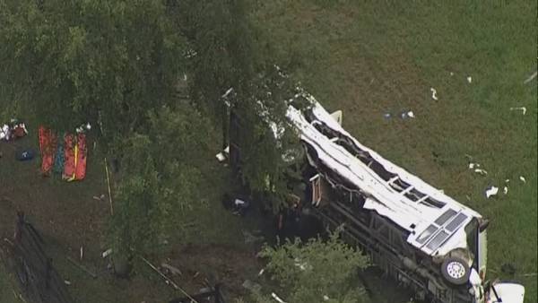 VIDEO: 8 dead, at least 40 injured as migrant farmworkers’ bus overturns in Central Florida