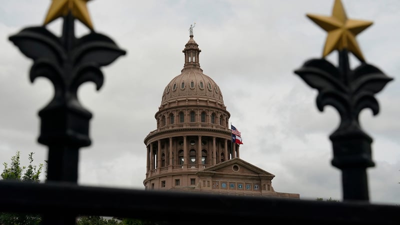 Supreme Court allows Texas to use a congressional map favorable to Republicans in 2026