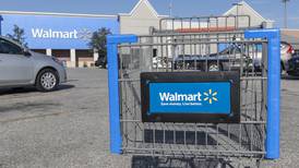 VIDEO: Florida woman asks Walmart employees to help her put stolen items in car