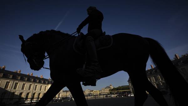 Horses show off in Versailles, keeping alive royal tradition on soon-to-be Olympic equestrian venue