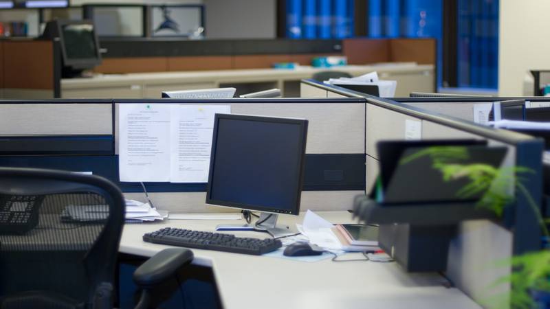 Empty office, shallow, focus on monitor